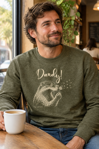 Dandy crewneck in a cozy café