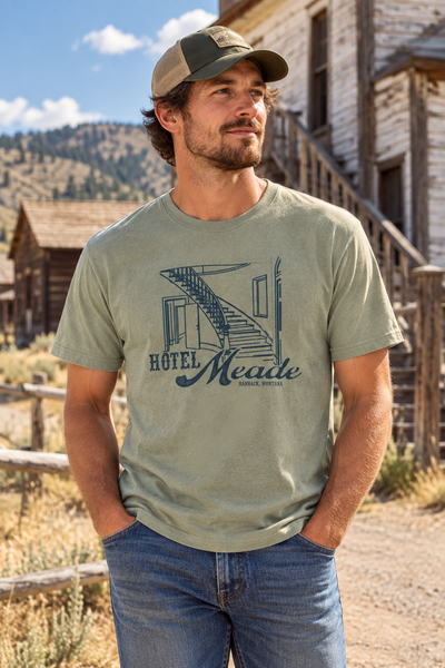 Thyme Hotel Meade tee near historic buildings