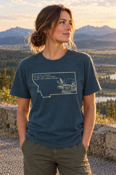 Vintage Navy Visitors tee at a Montana overlook